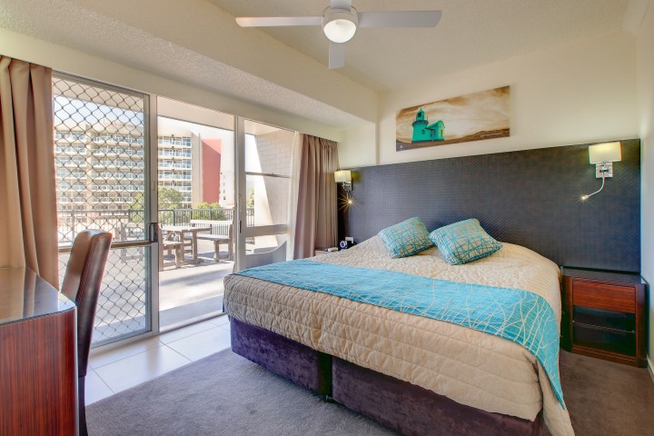 El Paso, Suite 7 Master Bed
